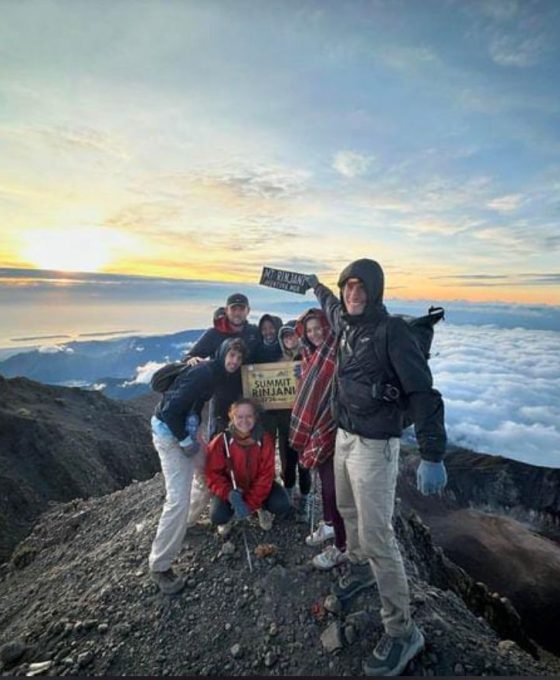 mount rinjani trekking guide